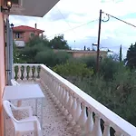 Apostolos & Eleni Family Apartments