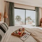 Ostrako Beachside Suites