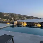 Villa Veneterra-Pool-Seaview-Conciergeservices