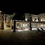 Villa Veneterra-Pool-Seaview-Conciergeservices