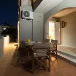Zoe\'S Place - 1 Bd Beachfront Apartment