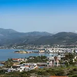 Little Seaside Villa In Hersonissos