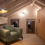 Akti Vigla Apartments