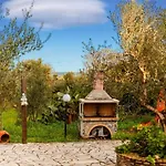 The Blue House Seaside Retreat - Fully Equipped