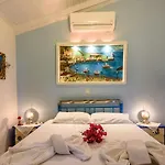 The Blue House Seaside Retreat - Fully Equipped