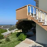 Eυχάριστο Εξοχικό Με Όμορφη Θέα