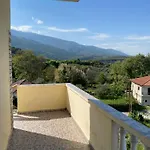 Eυχάριστο Εξοχικό Με Όμορφη Θέα