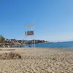 Paralio Place