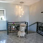 Bay Maisonette