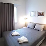 1Br Renovated Apartment By The Sea