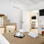 Villa Valentina, Roumeli