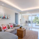 Vouliagmeni Sea And Sun Apartment
