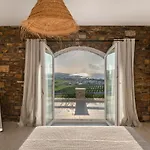 Parosdise Luxury Suites