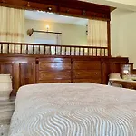 Captain\'S House