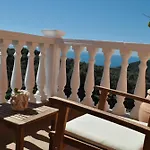 Amaryllis Luxury Suite