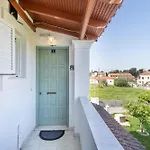 Olivea Apt 4
