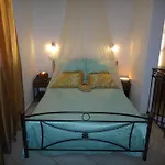 Captain\'S Suites