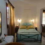 Captain\'S Suites