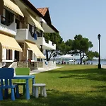 Haus Platanos Apartments & Bungalows By The Sea