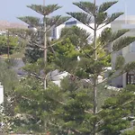 Manos Apartments