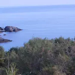 Manos Apartments