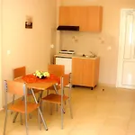 Dorana Apartments & Trekking Hotel