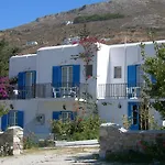 Bizas Rooms & Studios