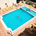 Ideal Hotel