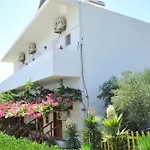 Ikaros Studios