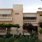 Raisakis Apartments
