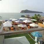Litinakis Studios Sea View & Litinakis Studios Garden View 700 Meters Away