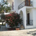 Karagiozos Studios & Apartments