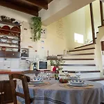 Chara\'S Residence