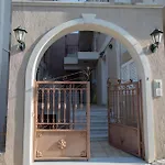 Elena\'S Apartment 4