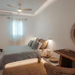 Turquoise Maison By The Sea