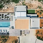 Villa Balance