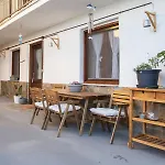 Alexandras Guesthouse
