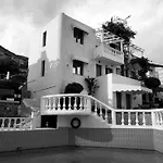 Junior Villa For Up To 10 Vacationers Full View