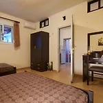 Sunset Studios - Suites With Seaview & Back Side Apartements