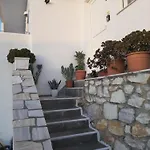 Studios Flora In Naoussa Paros