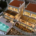 Majo Luxury Villas