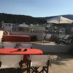 Bay Watch Apartment Close To The Airport At Porto Rafti