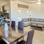 Sea Breeze Apartment