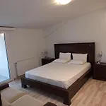 Revisapartments Brown