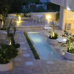 Happyland Hotel Apartments