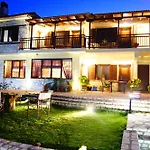 Hostel Lake Plastira
