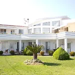 Miloi Rooms And Apartments