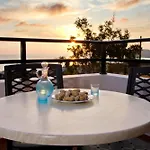 Nikos Apartments