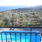 Manolia Studios