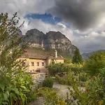 Astraka Guesthouse I